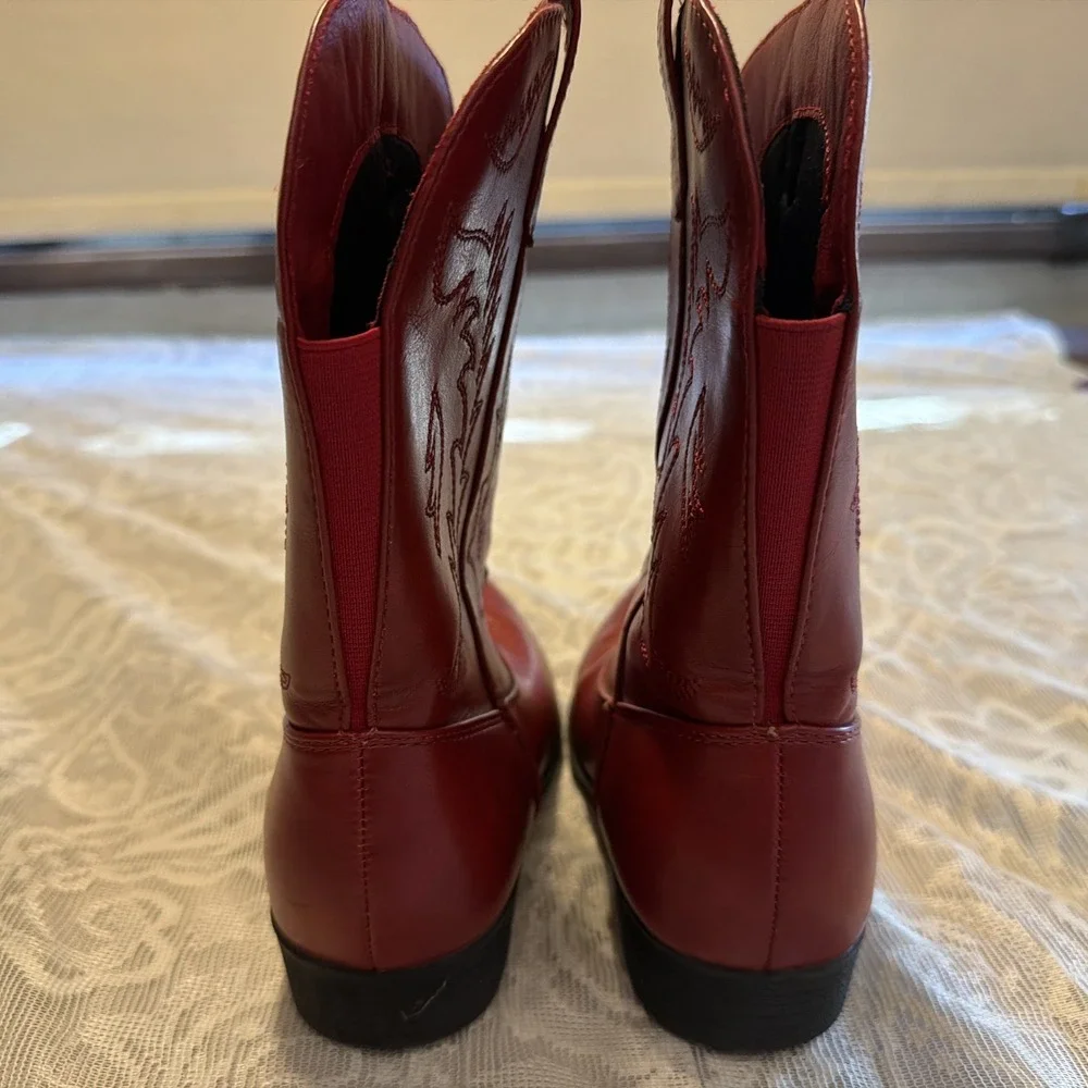 Kids Red Western Cowboy Boots with Stretch For Easy On/Off 2 See Pics For Scuffs